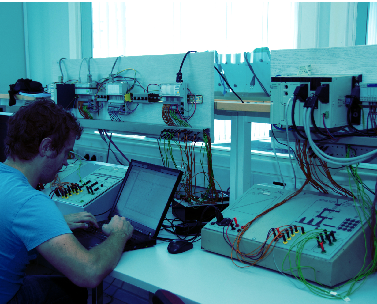 Ateitis elektronikams KTU Pramoninių programuojamų loginių valdiklių laboratorija